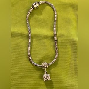Silver charm that fits Pandora bracelet